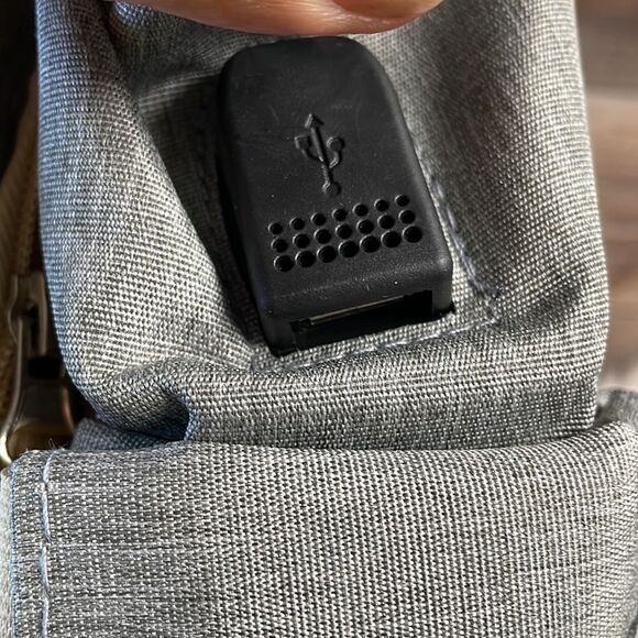 Diaper Bag with Built in Changing Station and USB Plug Brand New NWOT - Picture 6 of 13